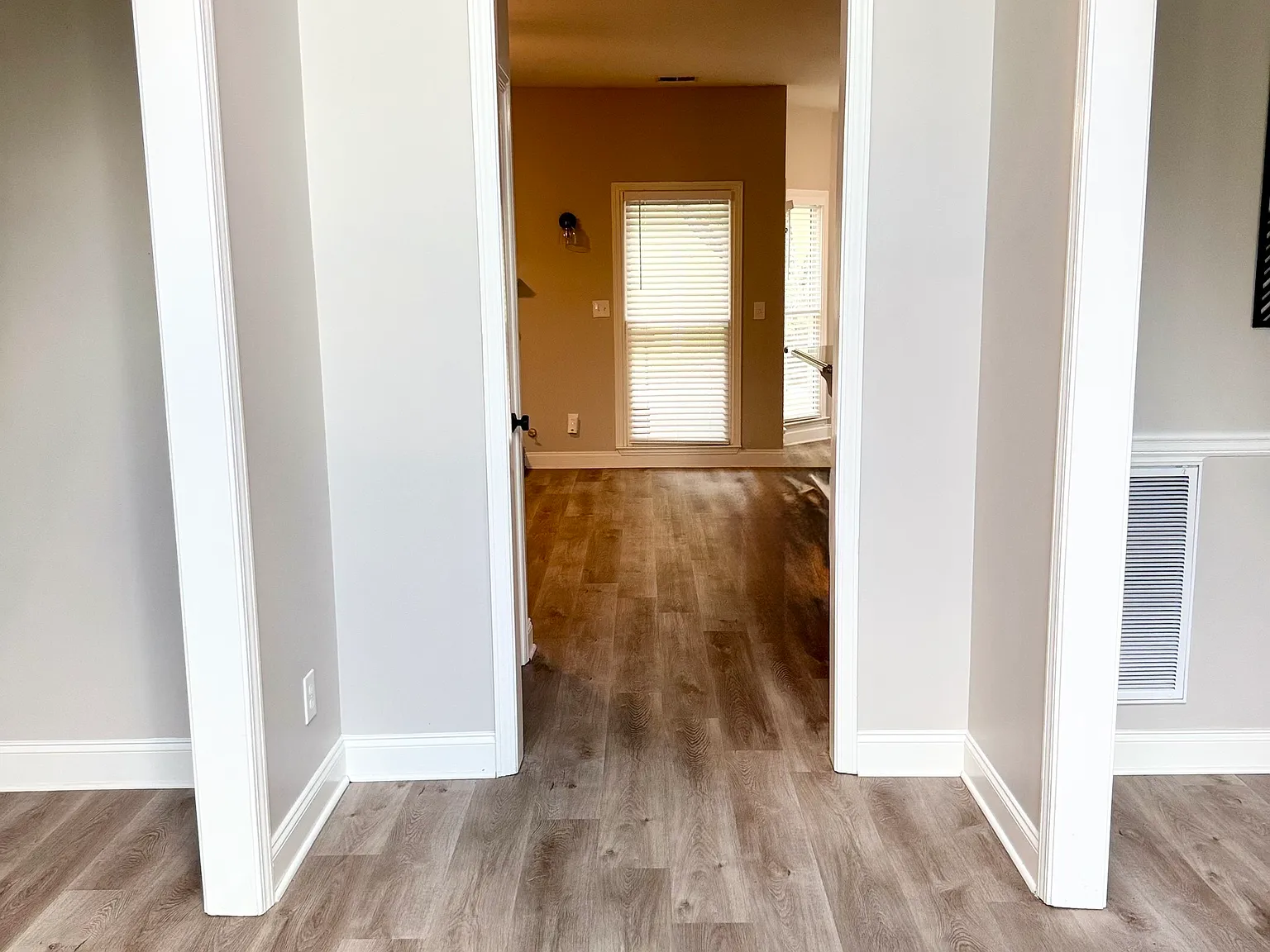 4 bed, 2.5 bath, 2607 sqft, $2,950 — Photo 3
