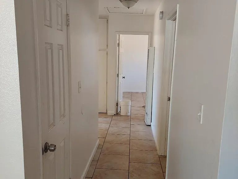 18410 Rieman Rd — Photo 2