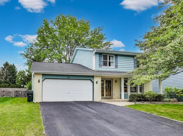 616 Blue Spruce Ln, Mundelein, IL 60060