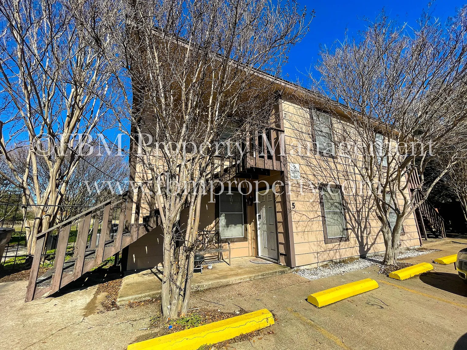2608 W Sycamore, Unit 5 - Cozy 2 Bedroom, 1 Bathroom Upstairs Apartment Home in Corsicana, TX! — Photo 2