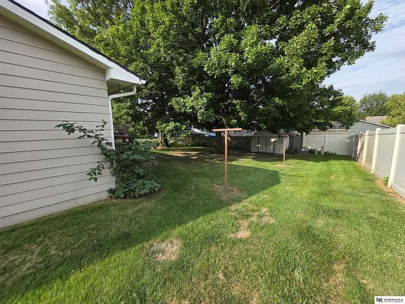 4th image of 1103 N Hackberry St