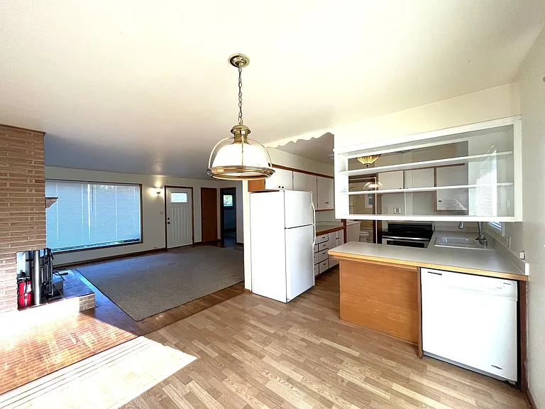 2310 Walnut St — Photo 5