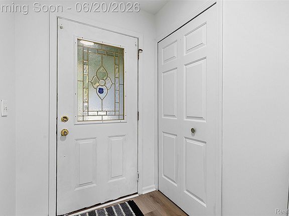 5th image of 21884 Laurel St