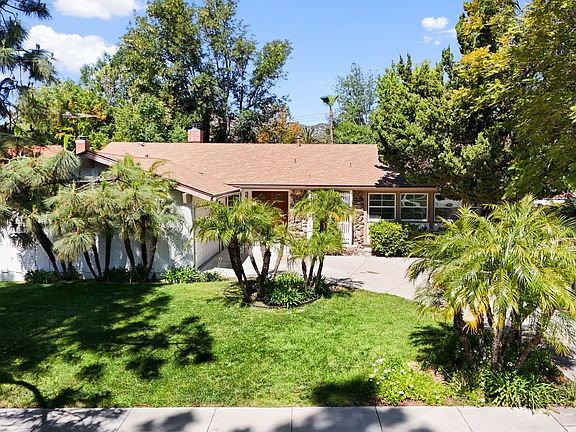 3rd image of 8313 Hillary Dr