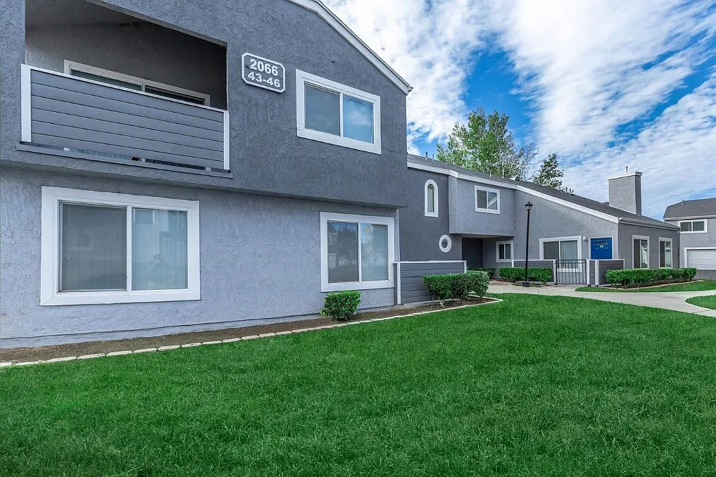 Westwood Park Apartments — Photo 3