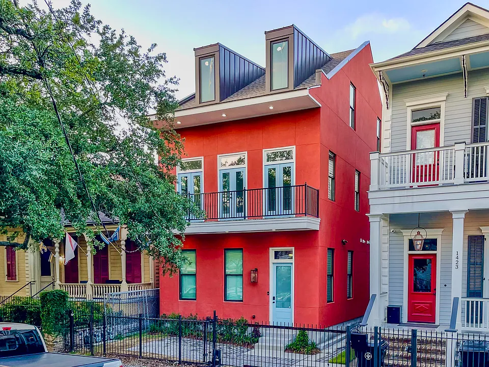1427 Esplanade Ave #104