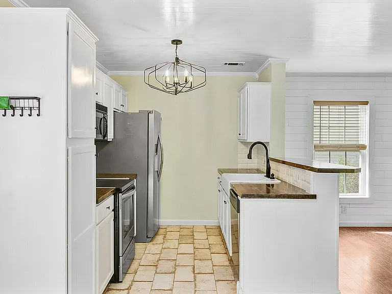 236 Emerald Isle Dr — Photo 8