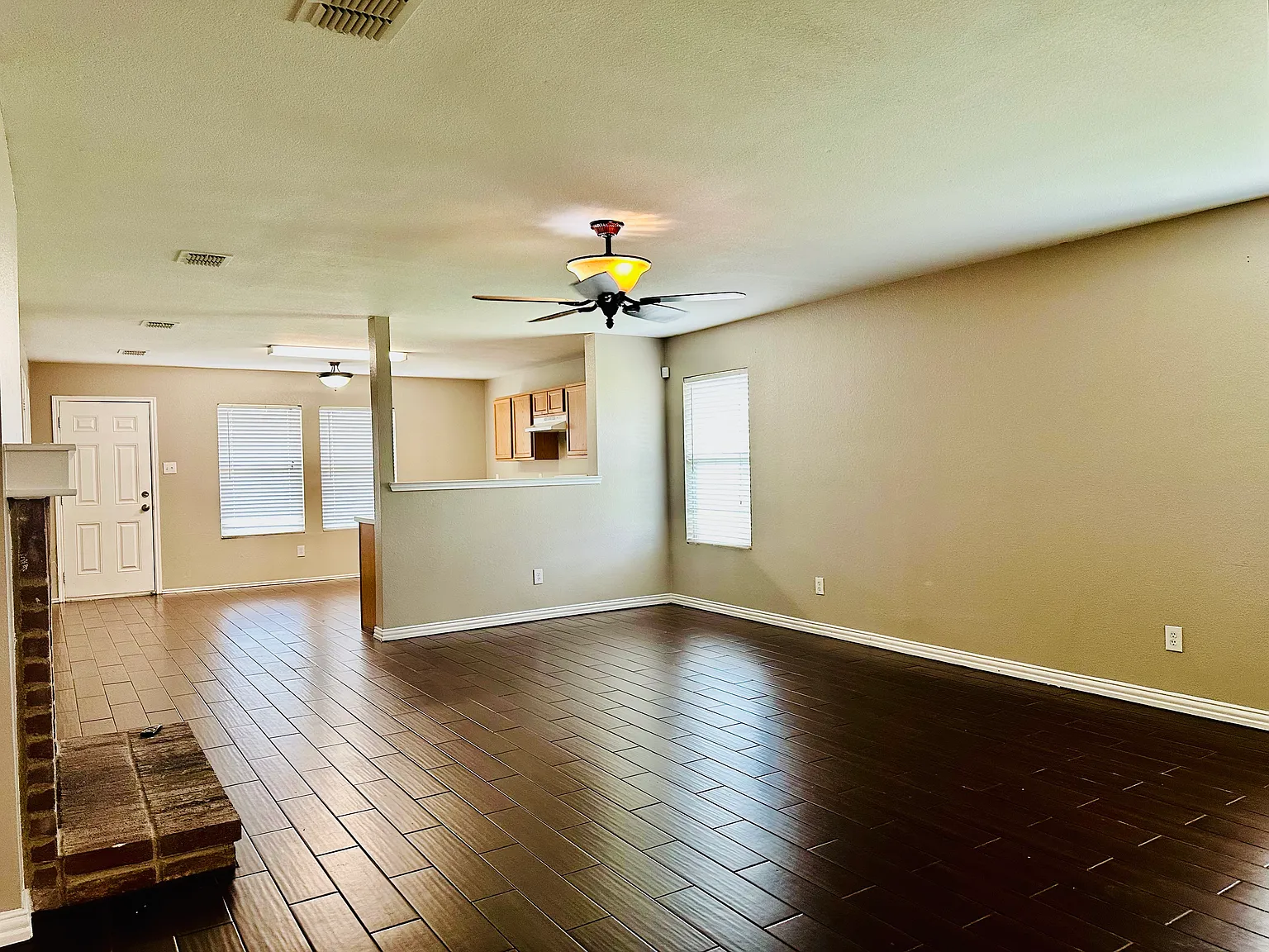 3 bed, 1679 sqft, $2,175 — Photo 3