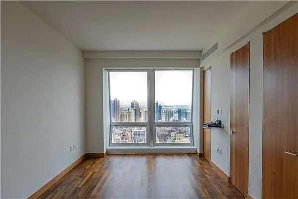 Rented by 212 Consulting Corp | media 22