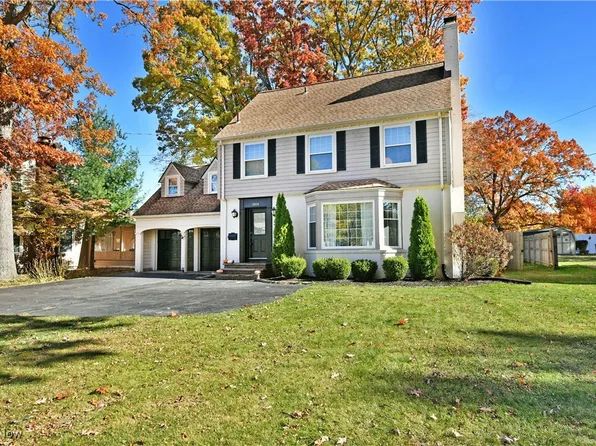 1054 Genesee Ave NE, Warren, OH 44483