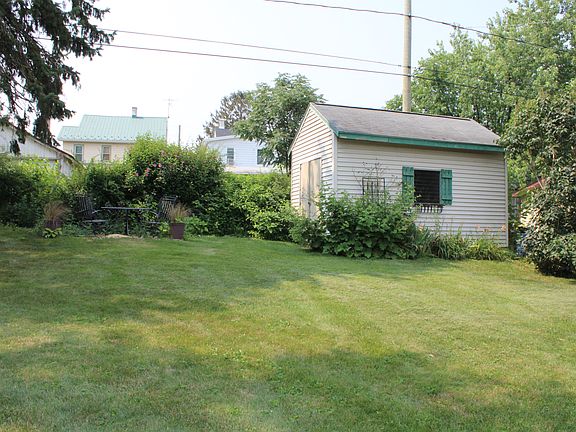 3rd image of 343 Valley View Dr
