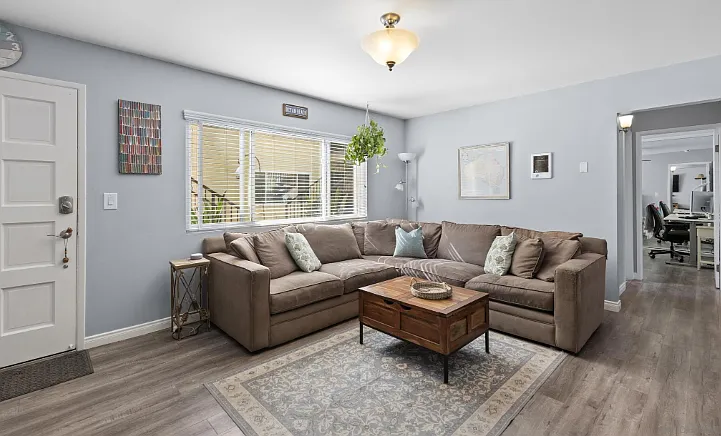2 bed, 850 sqft, $3,800 — Photo 4