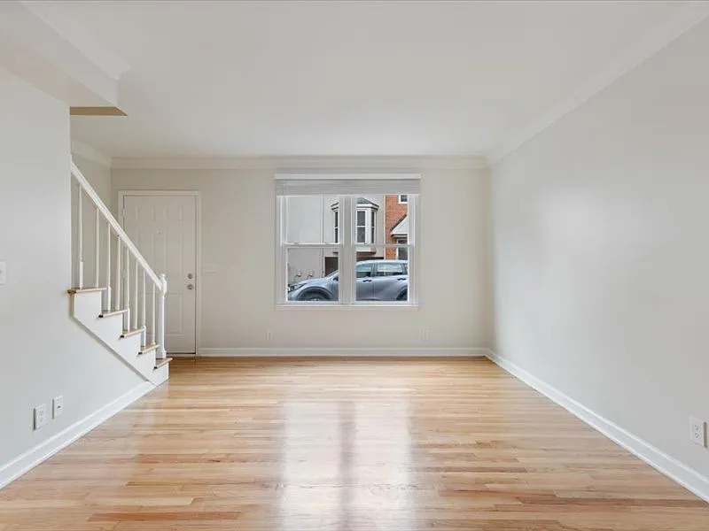 2 bed, 1.5 bath, 1150 sqft, $1,950 — Photo 3