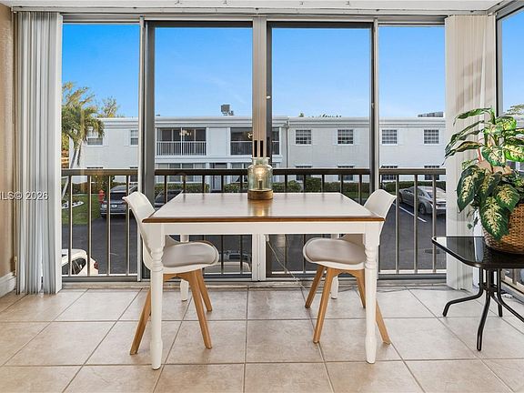 4th image of 6315 Bay Club Dr APT 3
