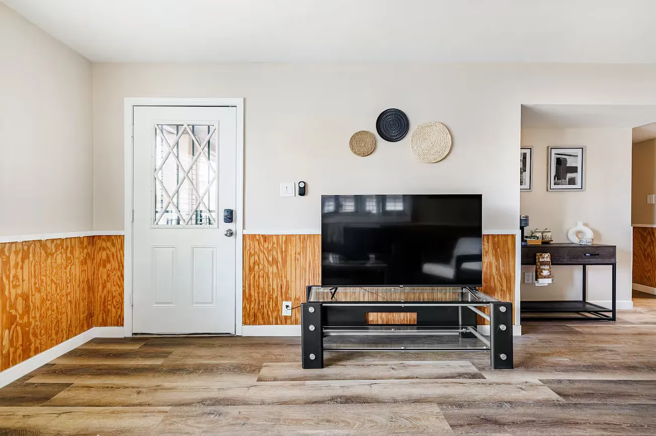 4333 E Earll Dr — Photo 4