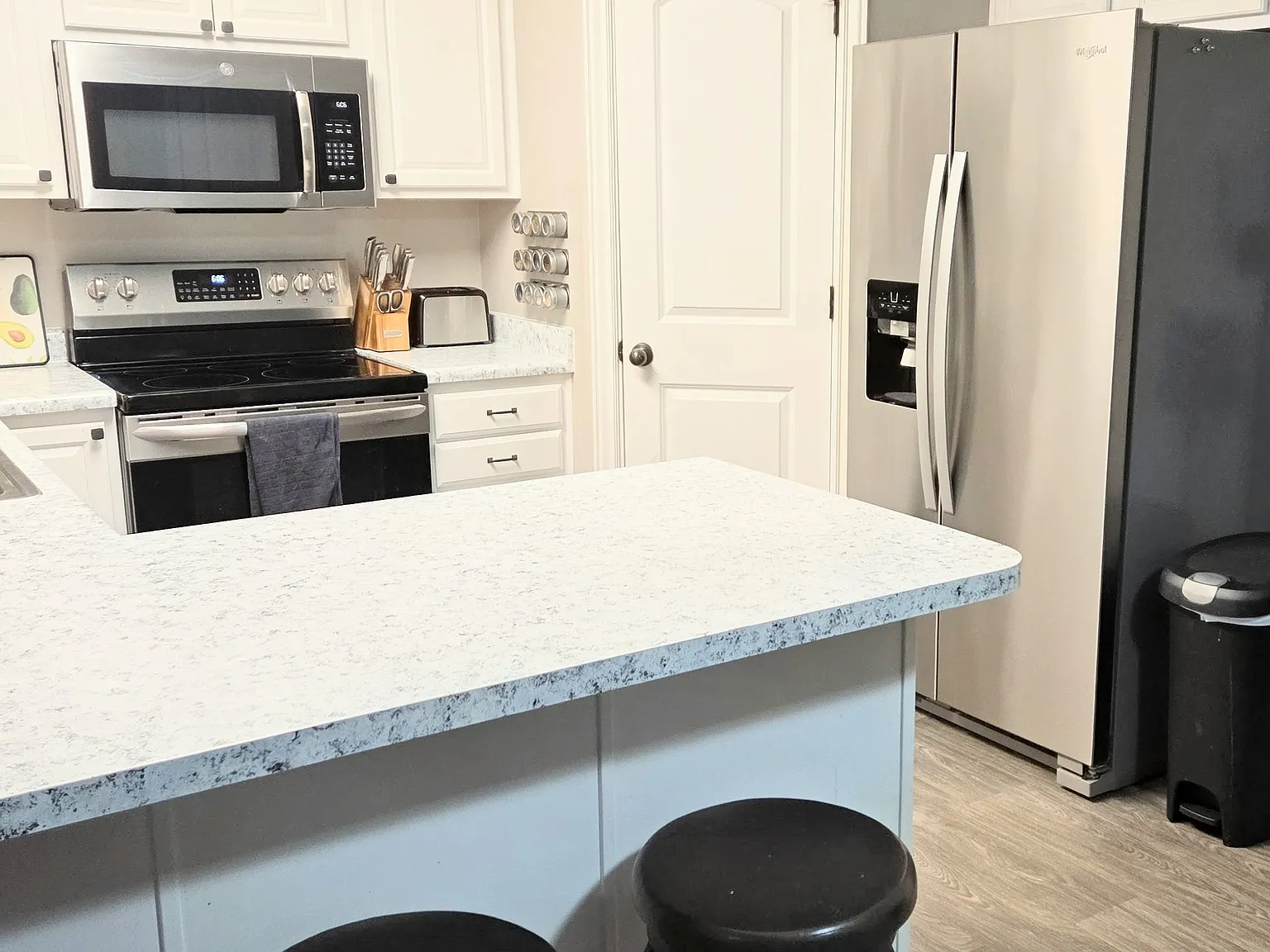 3 bed, 1215 sqft, $2,099 — Photo 4