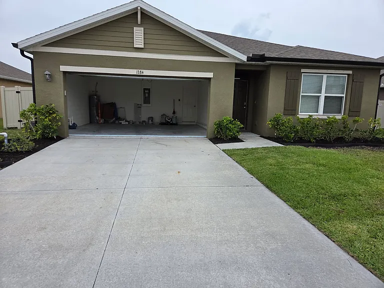 1284 Gordon Ave — Photo 2