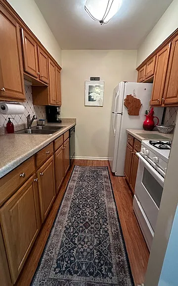 104 Evelyn Ln #F — Photo 6