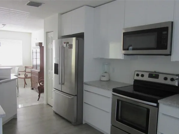 8900 NE 8th Ave Unit 1102, Miami, FL 33138