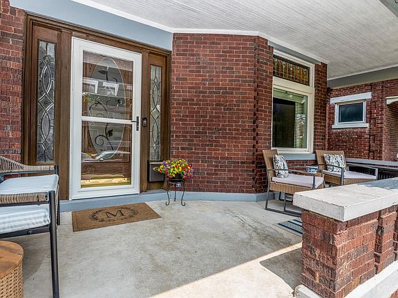 3rd image of 4011 Burwood Ave