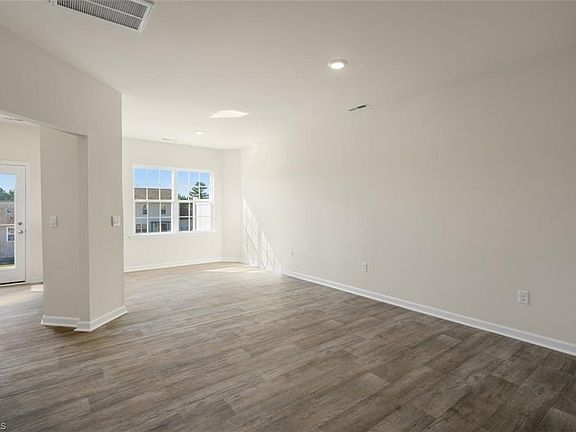 2nd image of 2310 Lily Dr #109