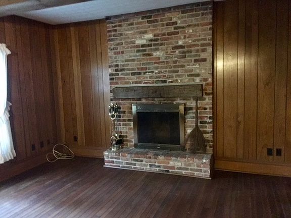 3rd image of 4615 N Brookwood Dr