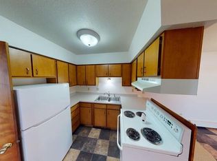 305 Ryan Dr #8, Bismarck, ND 58501