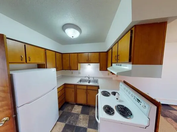305 Ryan Dr #8, Bismarck, ND 58501