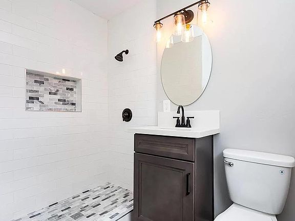 master bathroom for rent