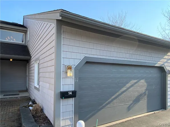 14 Parkington Cir, East Syracuse, NY 13057