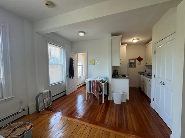2 Craigie St #3, Somerville, MA 02143