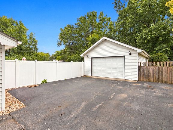 4th image of 4810 Frank Dr