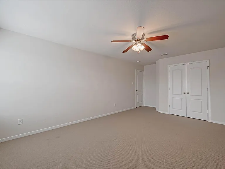 502 Mornington Ln — Photo 30