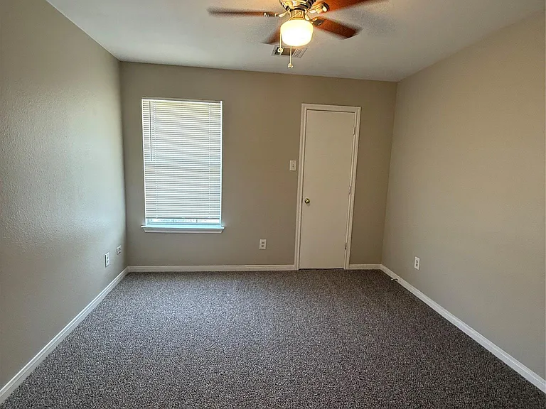 203 Marvin Cv — Photo 17