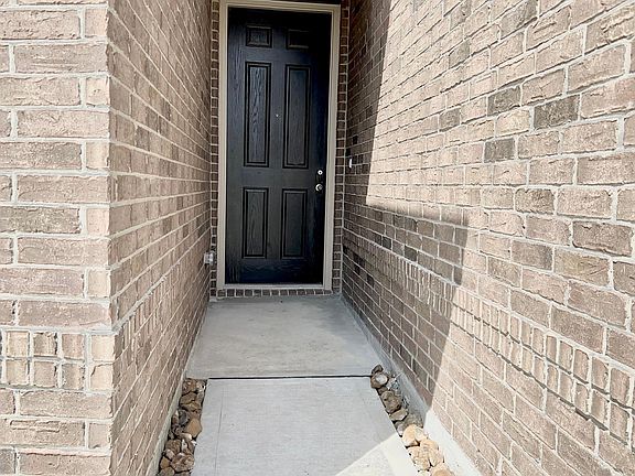 4th image of 4919 Lake Meadow Ct