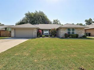 905 Kouba Dr, Yukon, OK 73099
