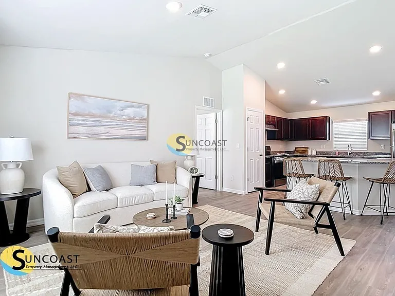 15108 SW 37th Ter — Photo 2