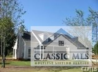 130 Shannons Place Dr, Comer, GA 30642