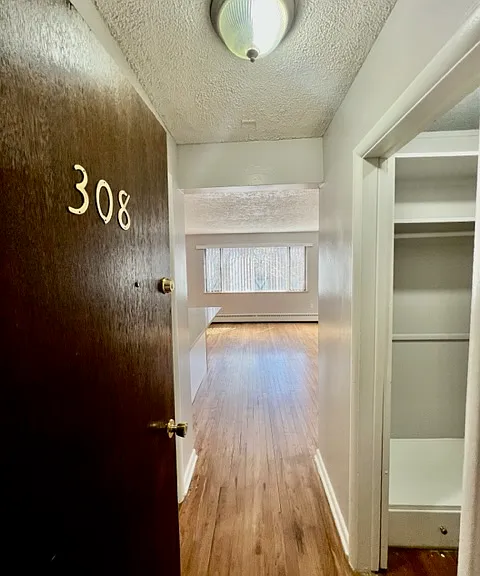 Corona Manor Apartments — Photo 26