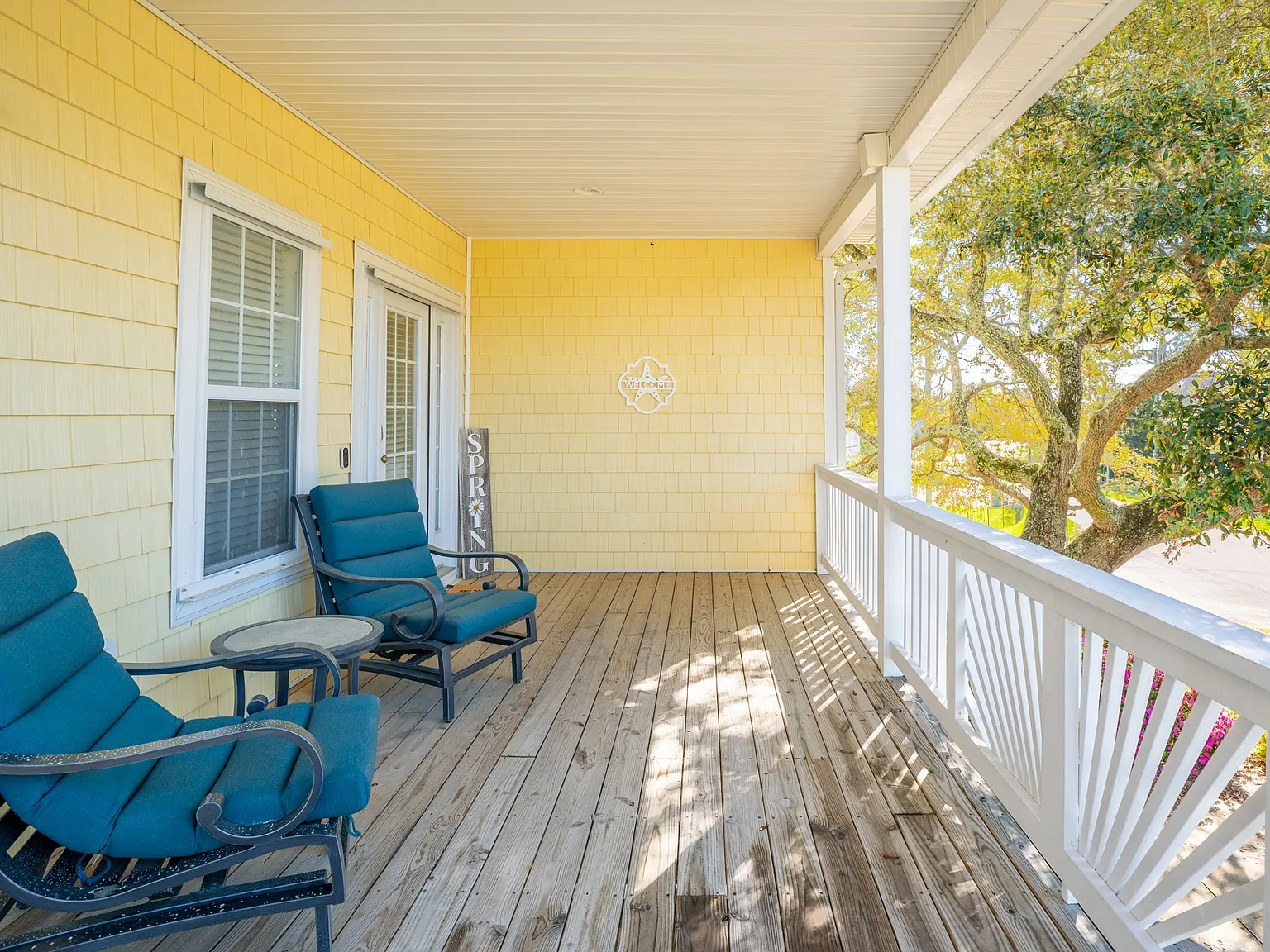 4 bed, 2700 sqft, $3,299 — Photo 2