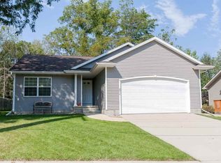 2014 18th St SW, Cedar Rapids, IA 52404