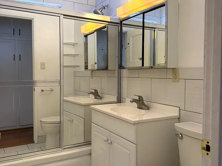 834 W 25th St #834 — Photo 7