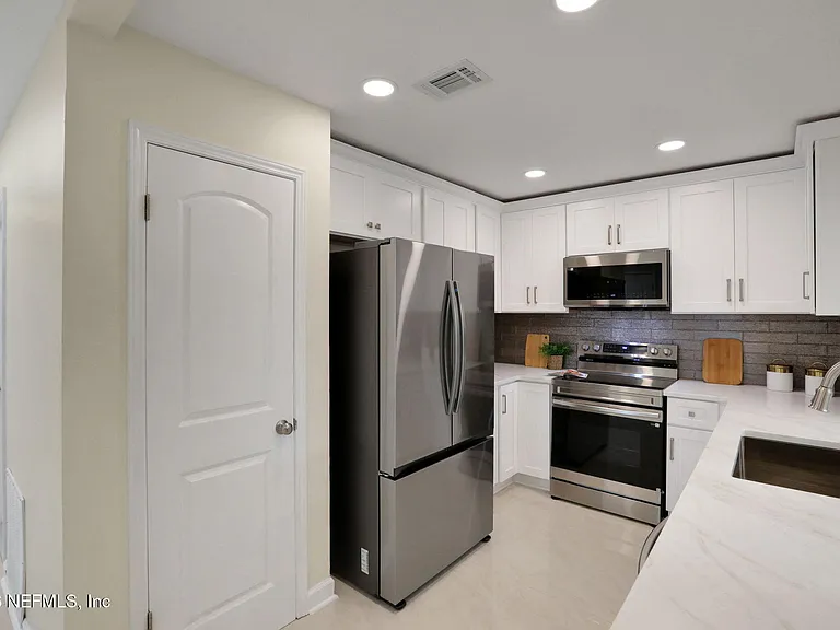 181 Aruba Ln — Photo 40