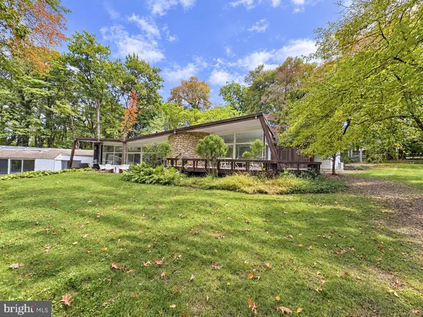 39 Fairview Rd, Narberth, PA 19072