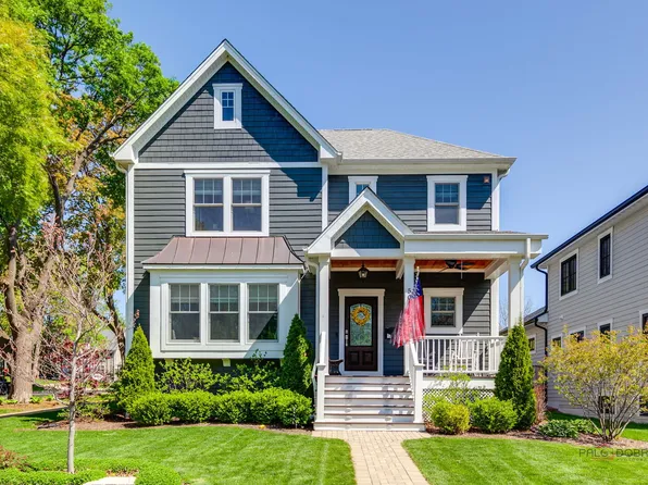 500 Broadway St, Libertyville, IL 60048