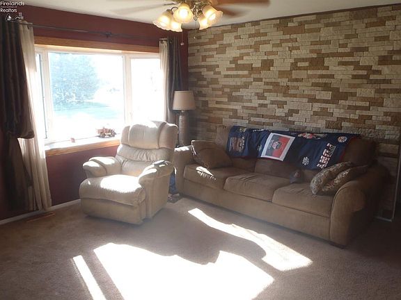 2nd image of 3812 Hoffman Dr