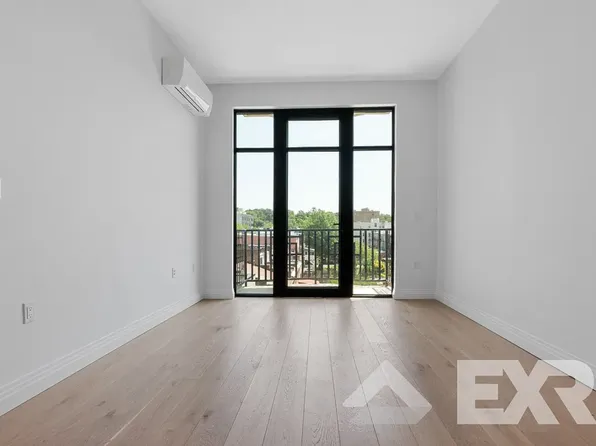 875 4th Avenue image 2 of 18