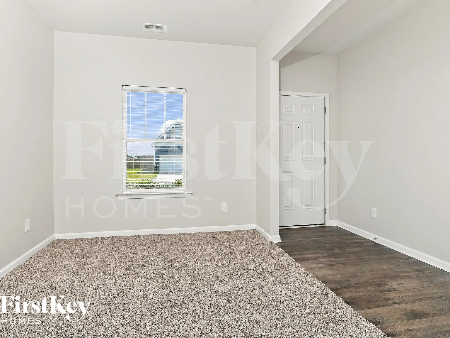 4 bed, 2.5 bath, 2572 sqft, $2,385 — Photo 3