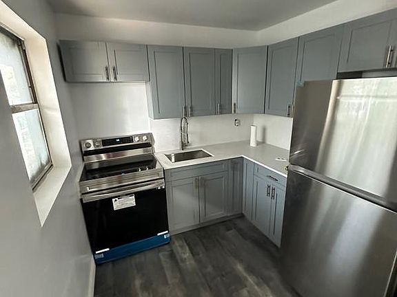 2nd image of 819 NW 3rd Ave APT 2