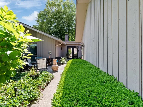 731 Creekside Dr #38, Aurora, OH 44202